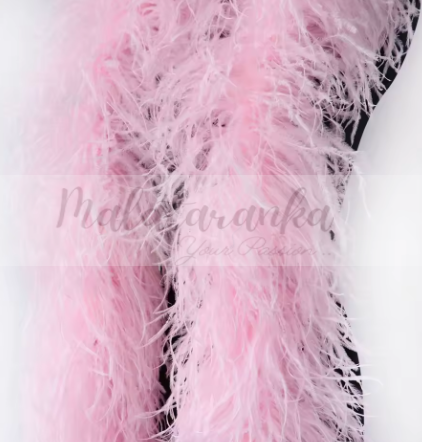 Boa - pióra strusia na sznurku długość 2m JASNO RÓŻOWE